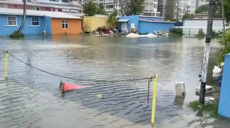 Tropical Wave posing threat to Dominica