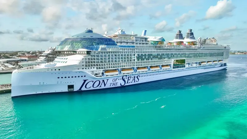 Icon of the Seas cruise ship undergoes unscheduled repairs at Grand Bahama Shipyard.